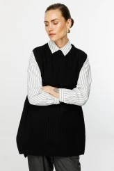 Black High-Neck Oversized Sweater - 4