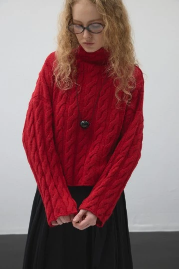Red Cable-Knit Sweater - KUAD