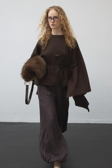 Acı Kahve Kemerli Pelerin Bluz - KUAD