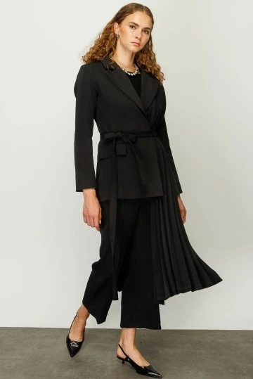 Black Pleated Detail Blazer - KUAD (1)