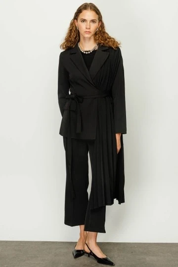Black Pleated Detail Blazer - KUAD