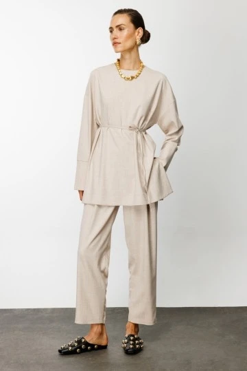 Bej Basic Yandan Yırtmaçlı Bluz - KUAD