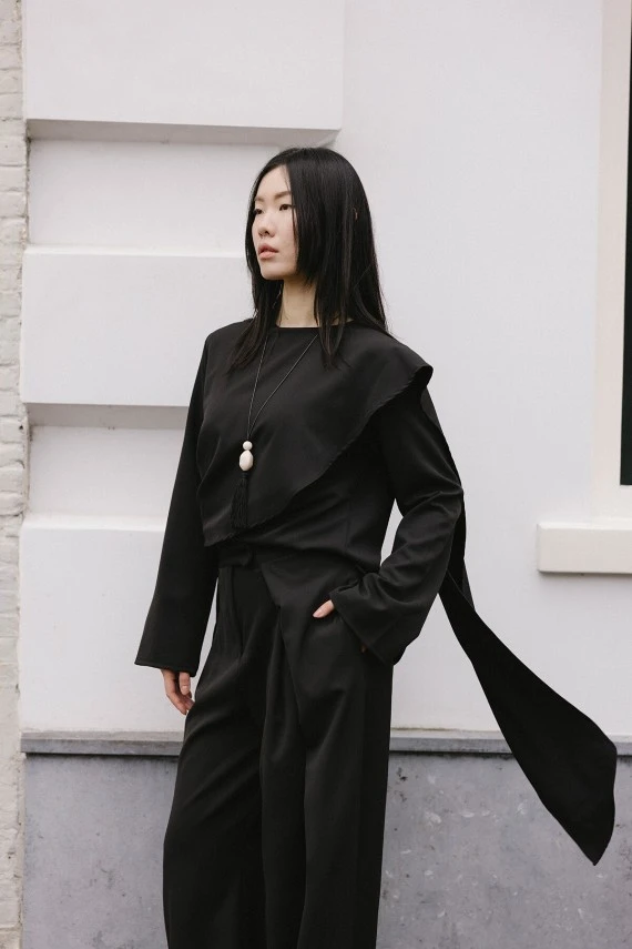 Siyah Drapeli Pelerin Bluz - 3